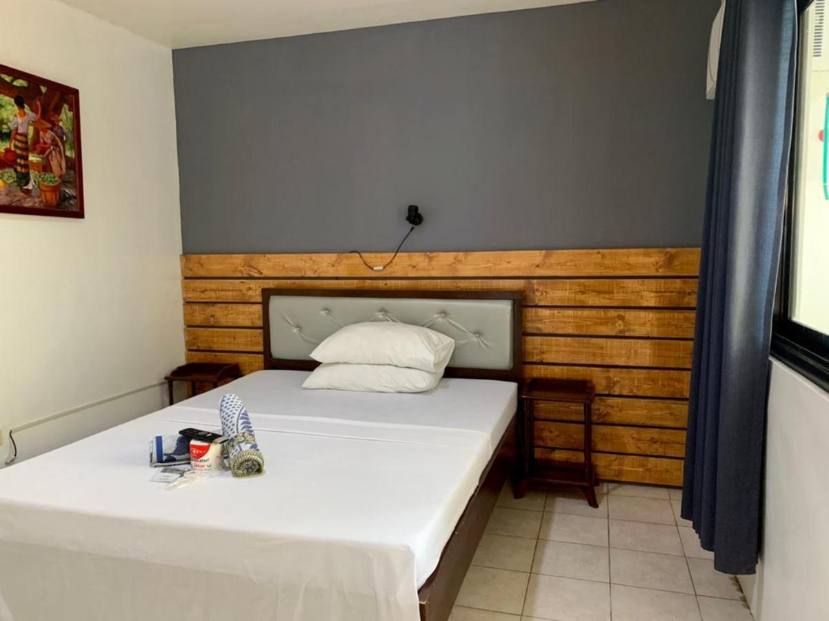 Marion Roos Hotel Puerto Galera Zewnętrze zdjęcie