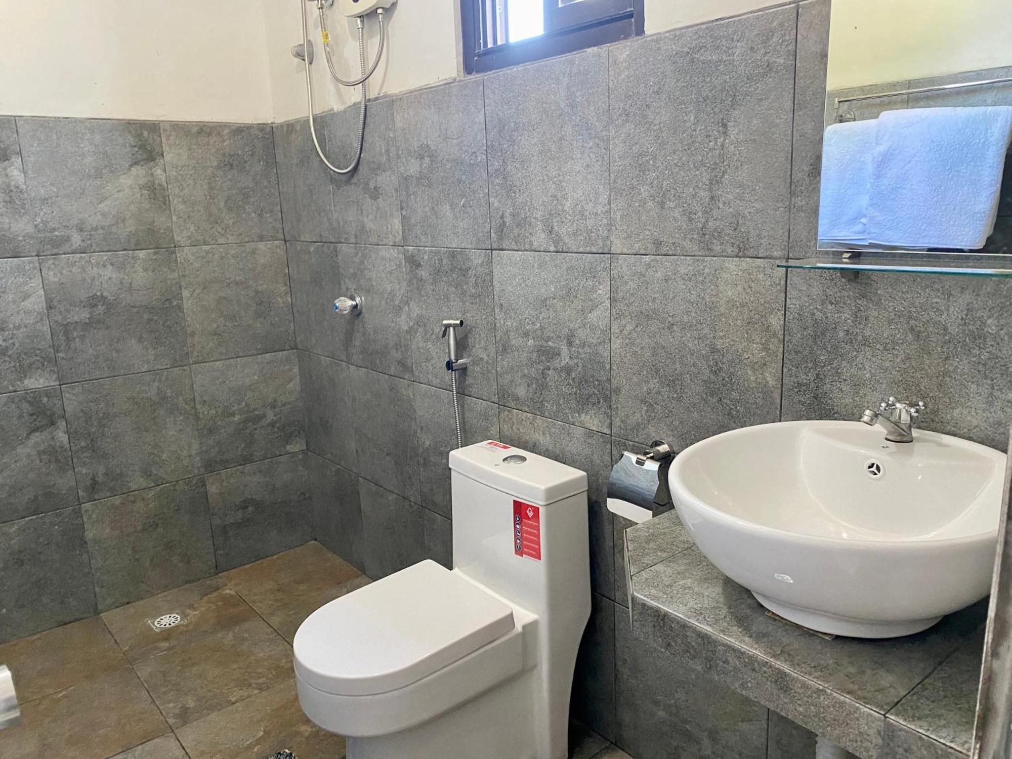 Marion Roos Hotel Puerto Galera Zewnętrze zdjęcie